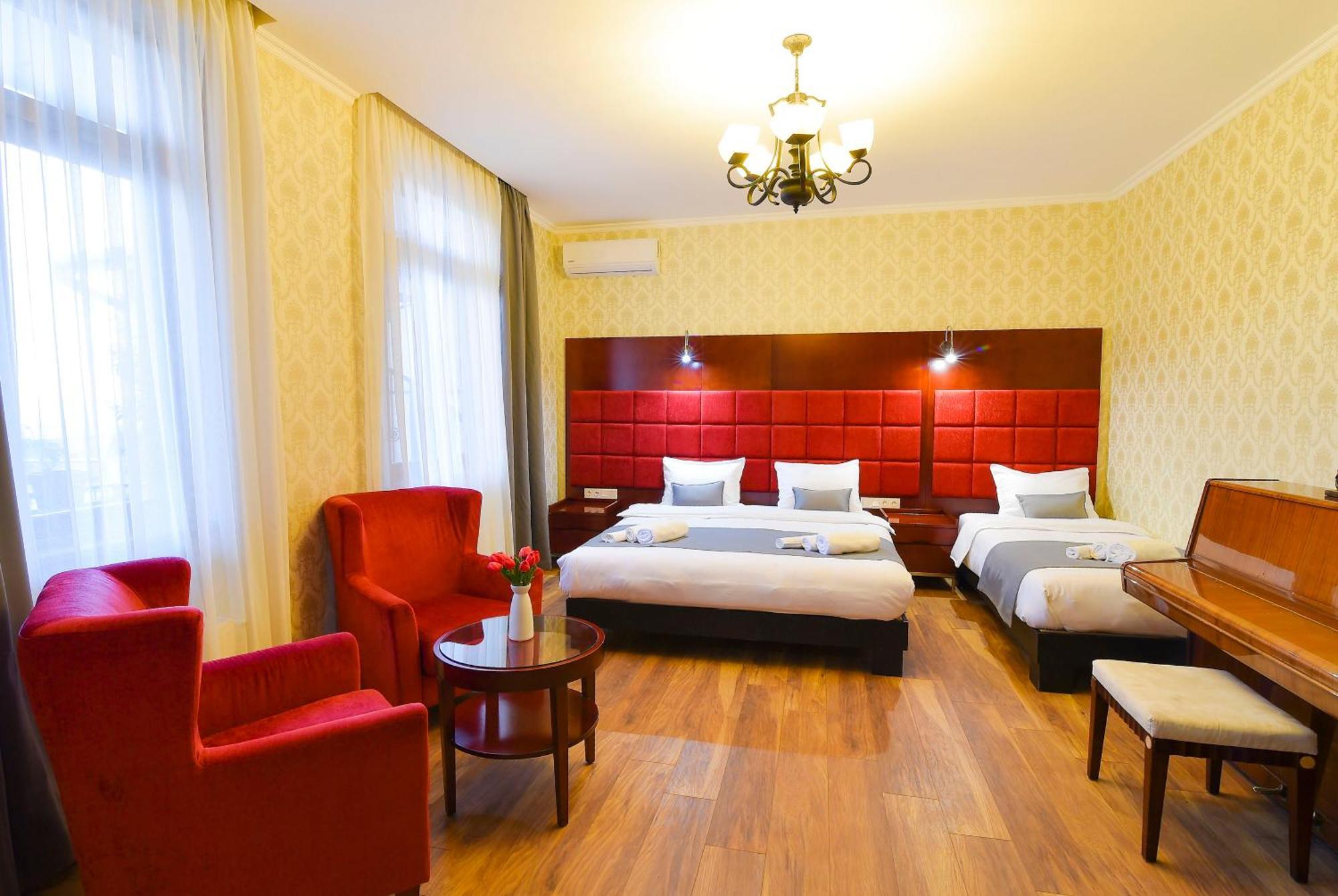 Kraveli Hotel Tbilisi Exterior foto
